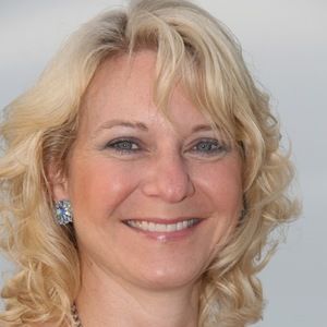 Meet your Posher, Whitney